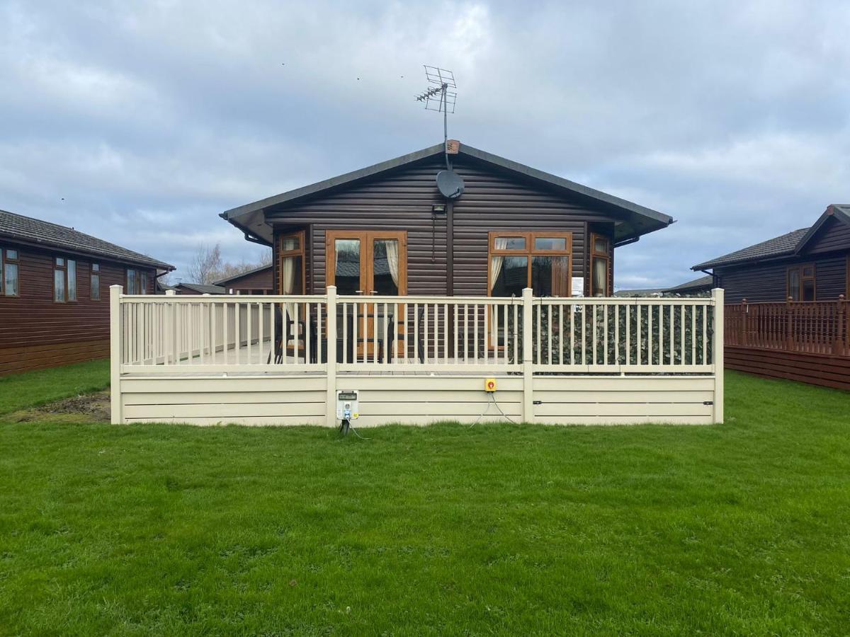 Saffron Lodge With Hot Tub Malton Eksteriør billede